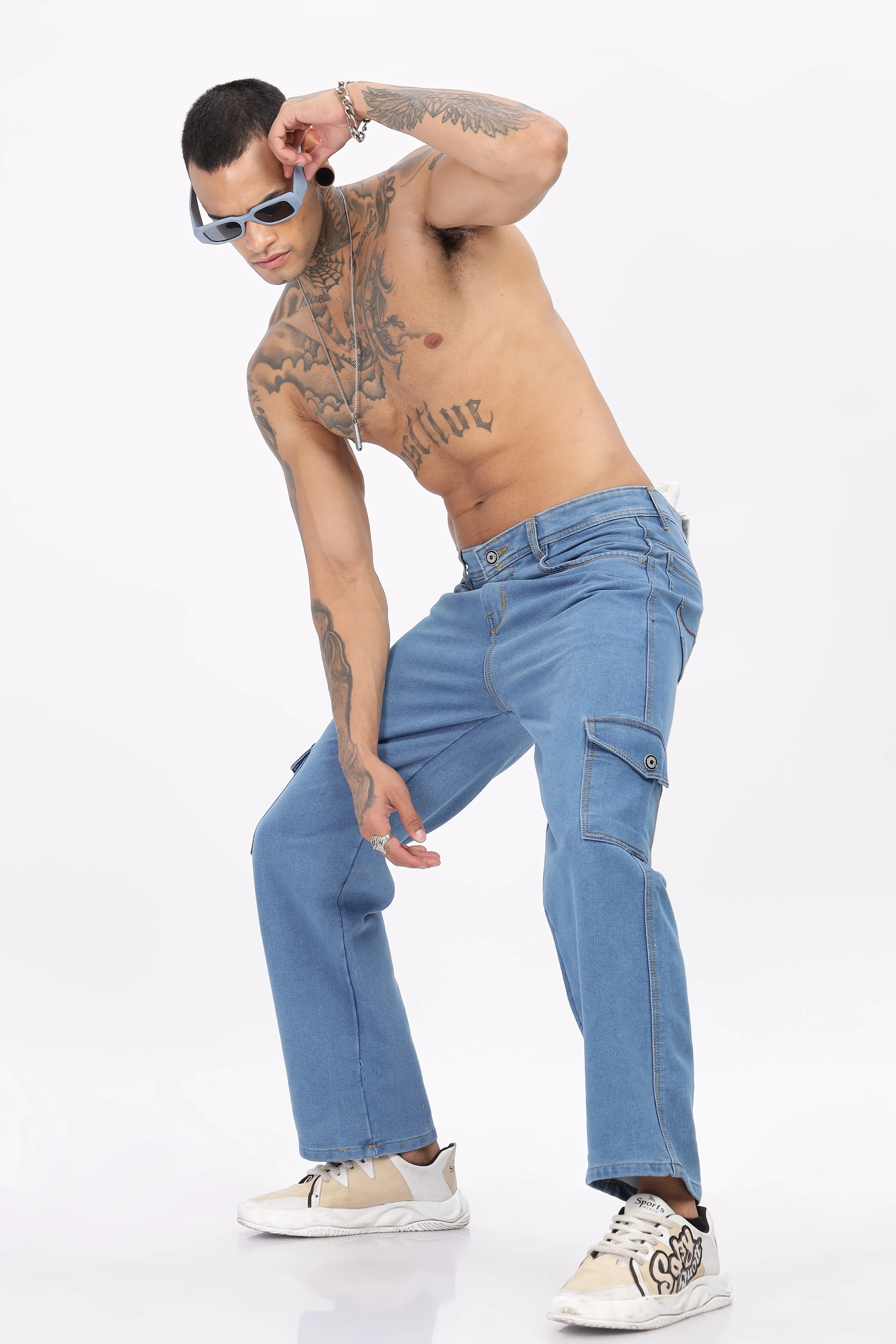 LIGHT BLUE SIX POCKETS JEANS