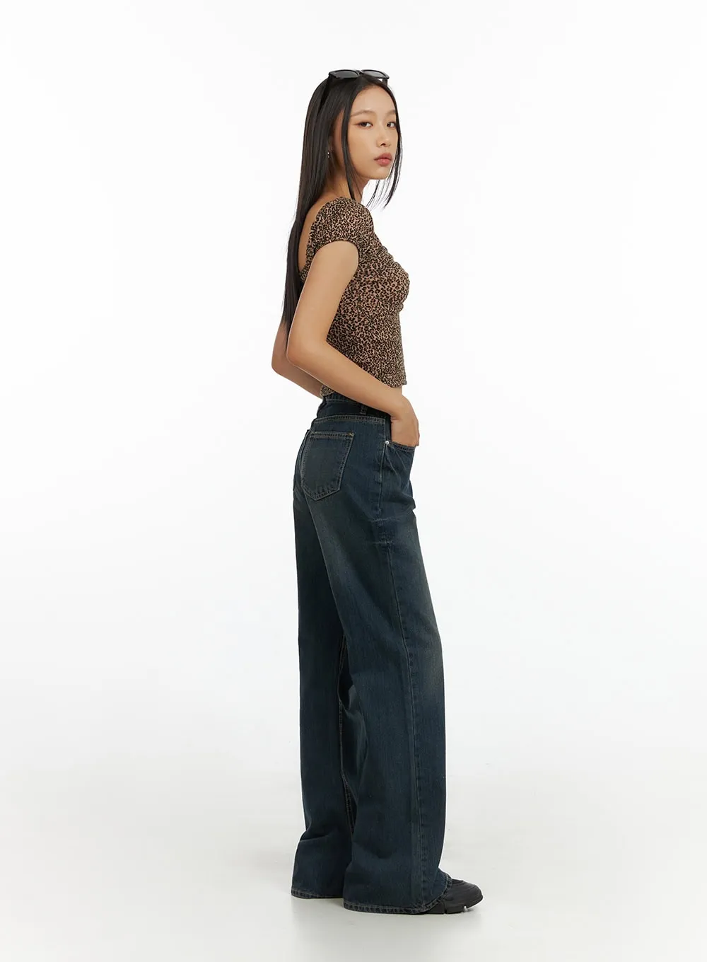 Loose Fit Bootcut Jeans IL409