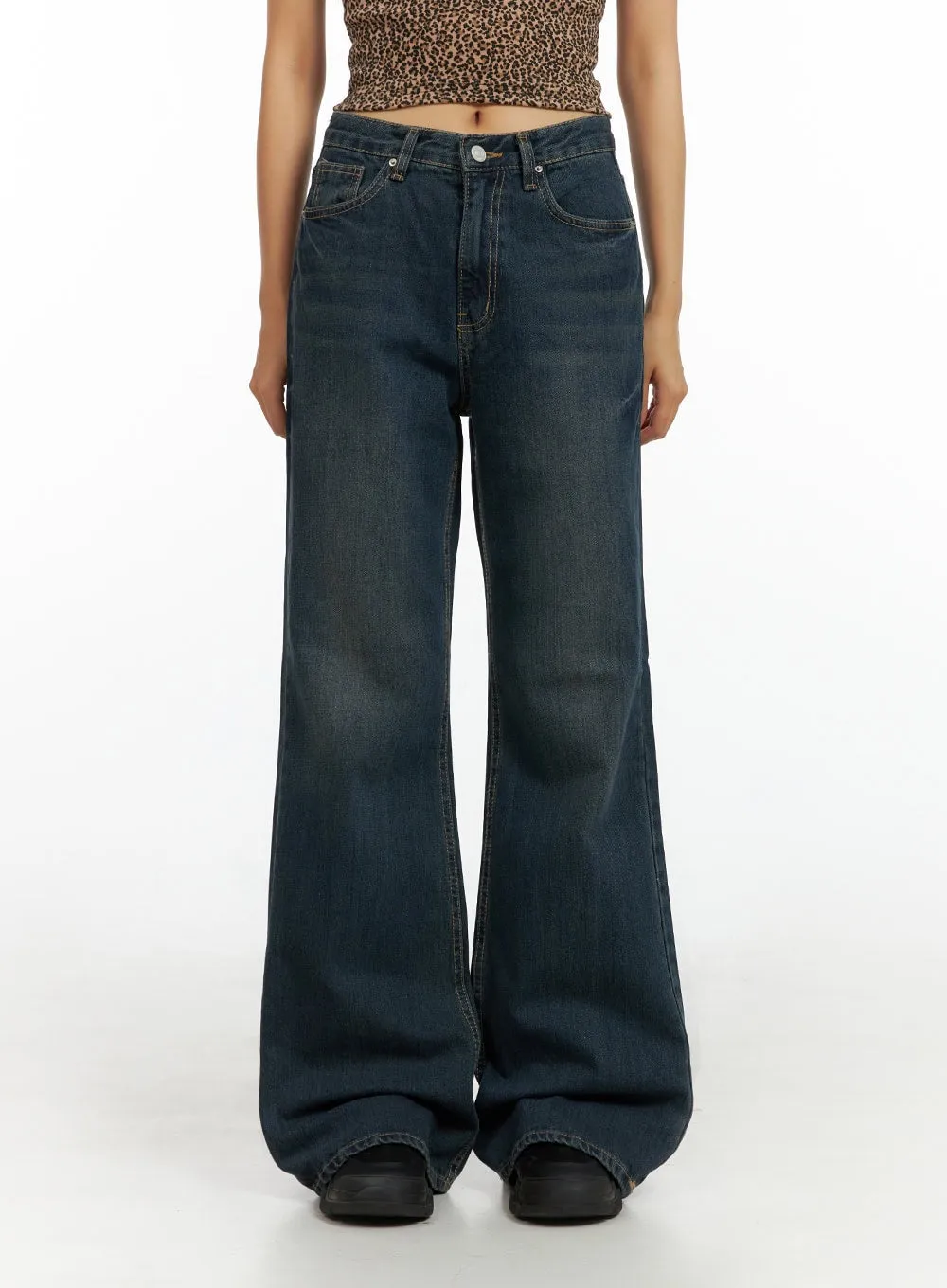 Loose Fit Bootcut Jeans IL409