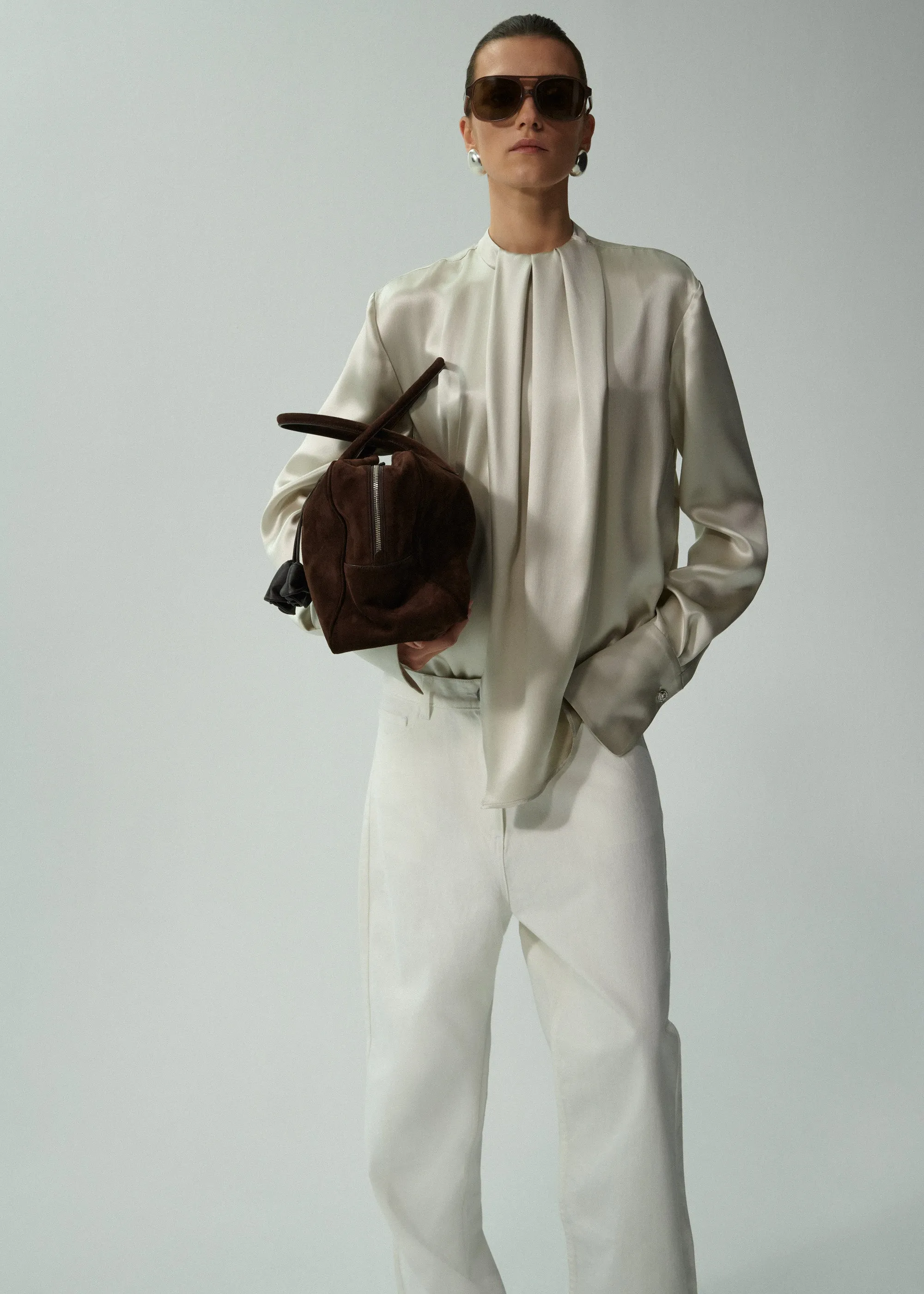 Loose leg denim pants in white