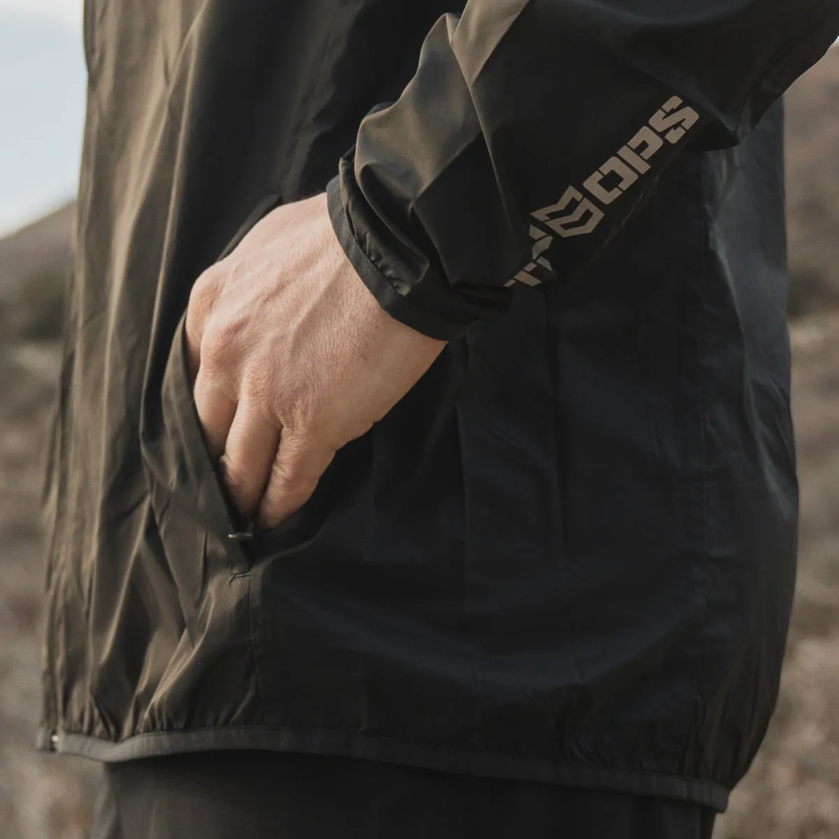 RIDGE WINDBREAKER