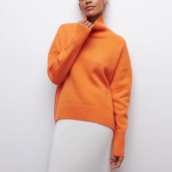 Selena - Turtleneck Pullover