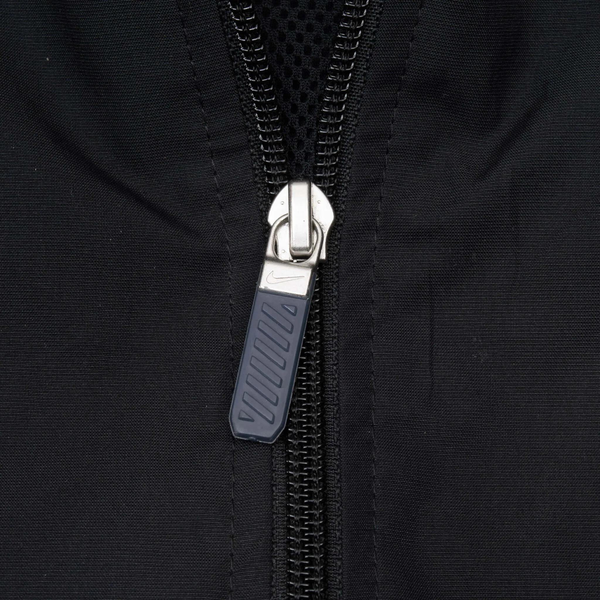 VINTAGE NIKE CLASSIC SWOOSH BLACK WINDBREAKER JACKET 2000S LARGE